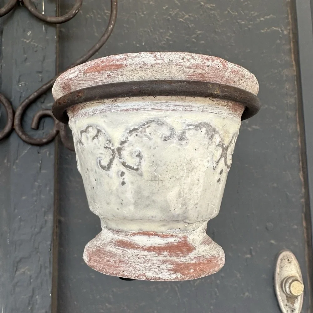 Vintage Iron Double Plant Wall Holder Flower Pot Planter Rustic Heart Scroll